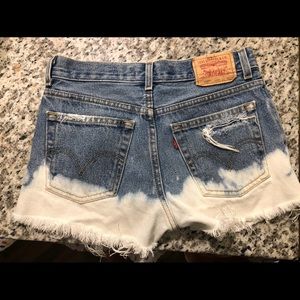 High waisted Levi’s shorts